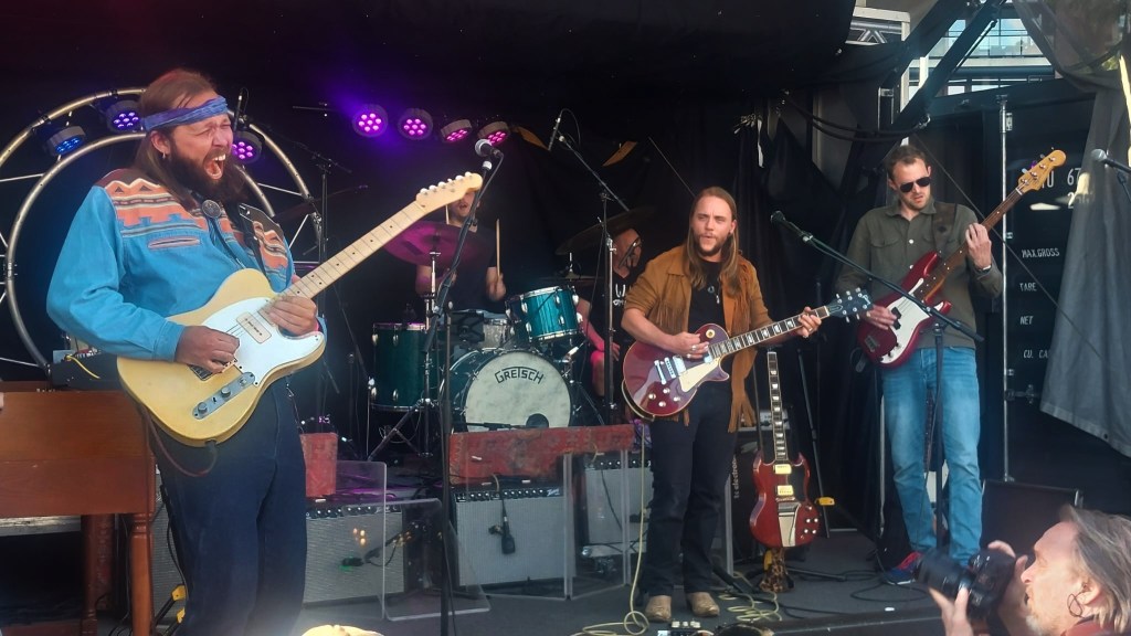 Festival: Jimmy Diamond en Leif de Leeuw Band zetten Bridge in vuur en&nbsp;vlam