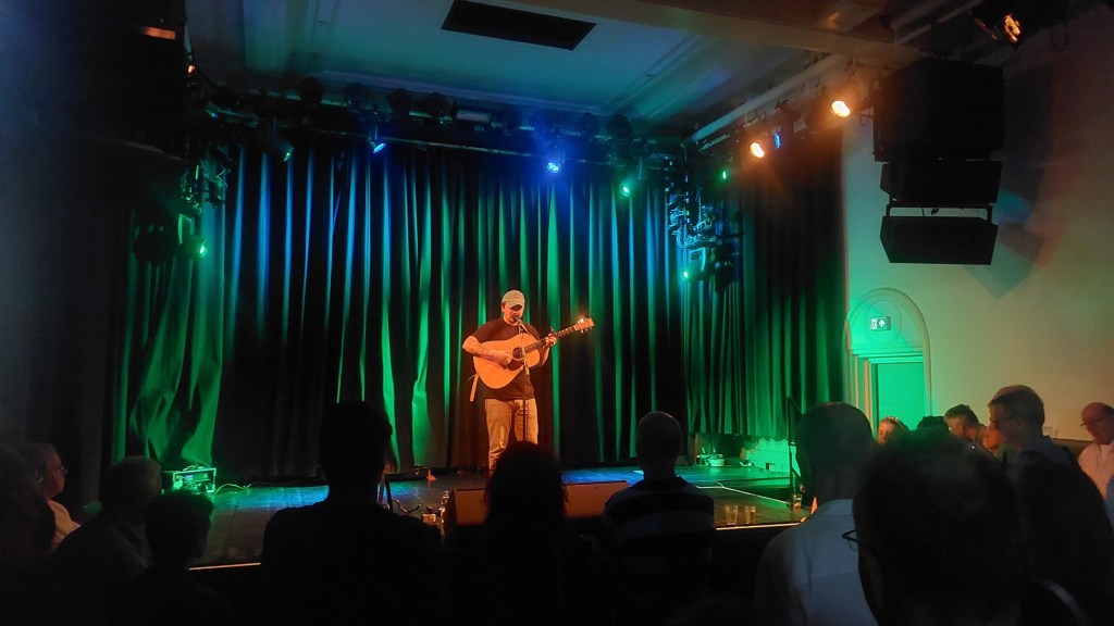 Tommy Prine brengt Paradiso in z’n uppie in vervoering&nbsp;(concert)