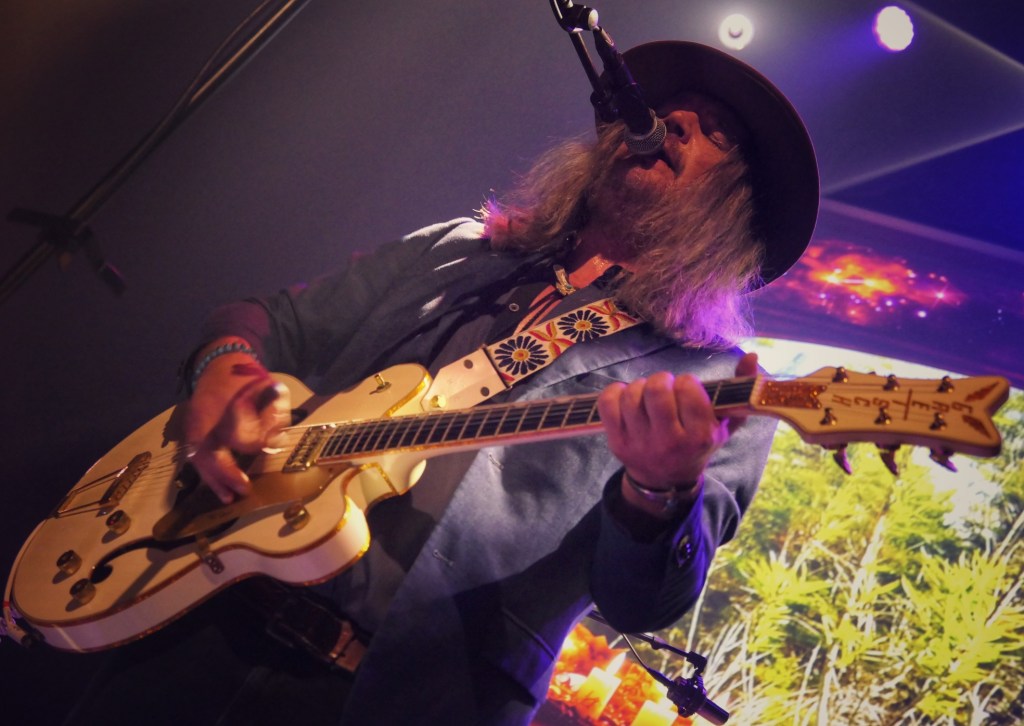 Israel Nash speelt succesalbum Rain Plans integraal in TivoliVredenburg